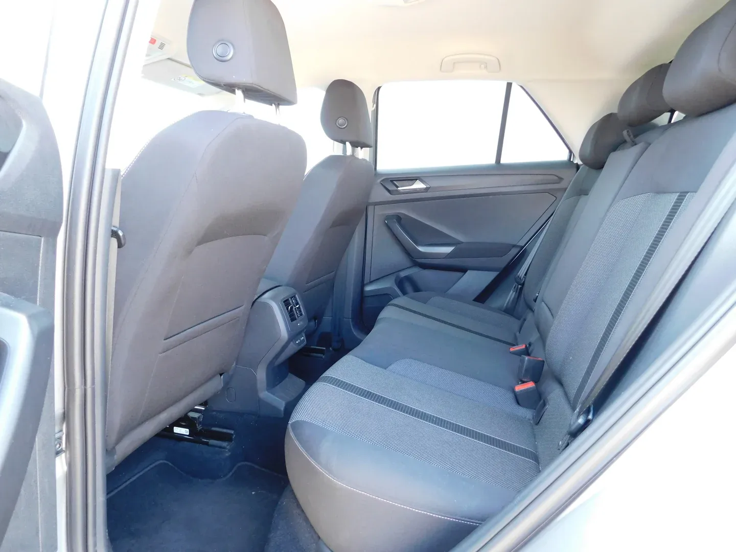 11631 volkswagen t-roc 1.0 tsi 4life - slika 11