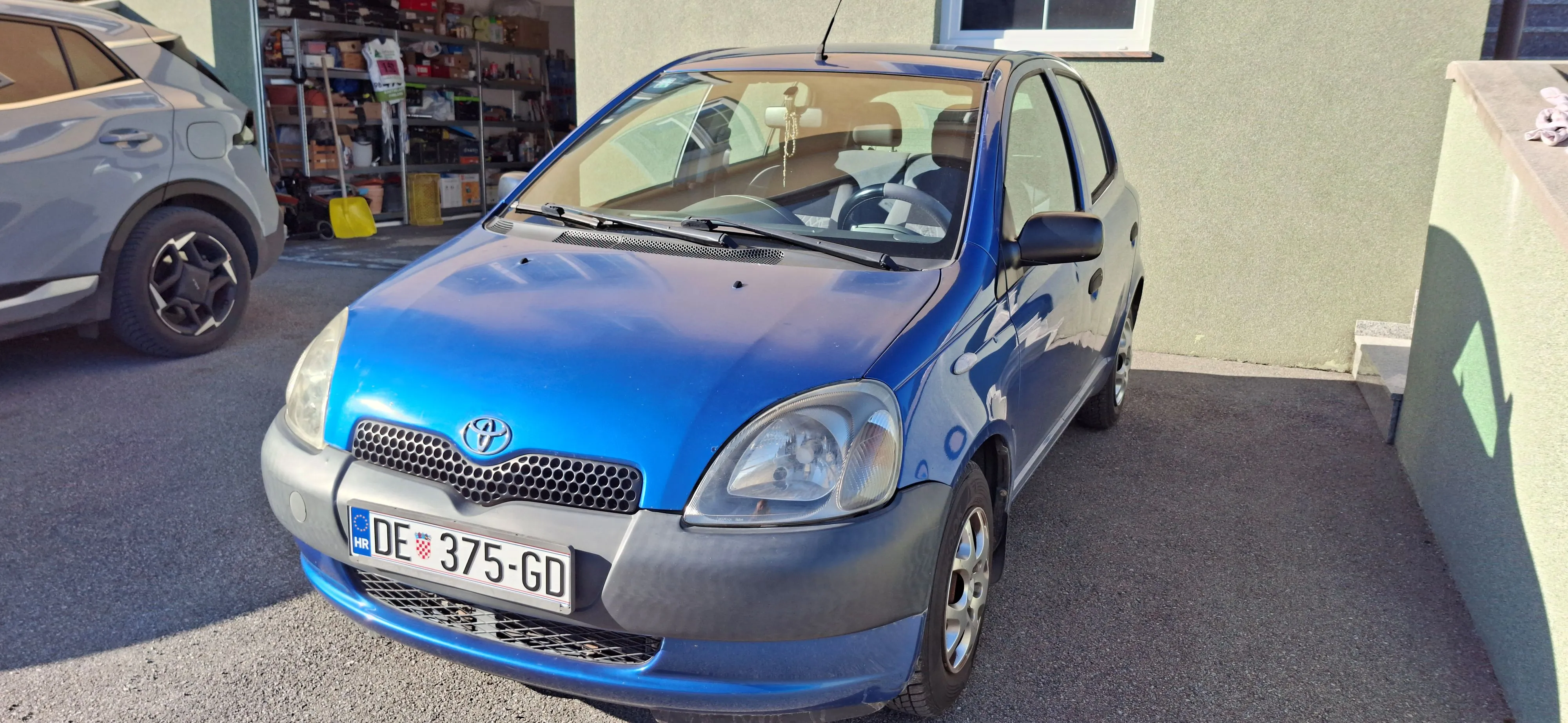 toyota yaris 2002 - slika 1