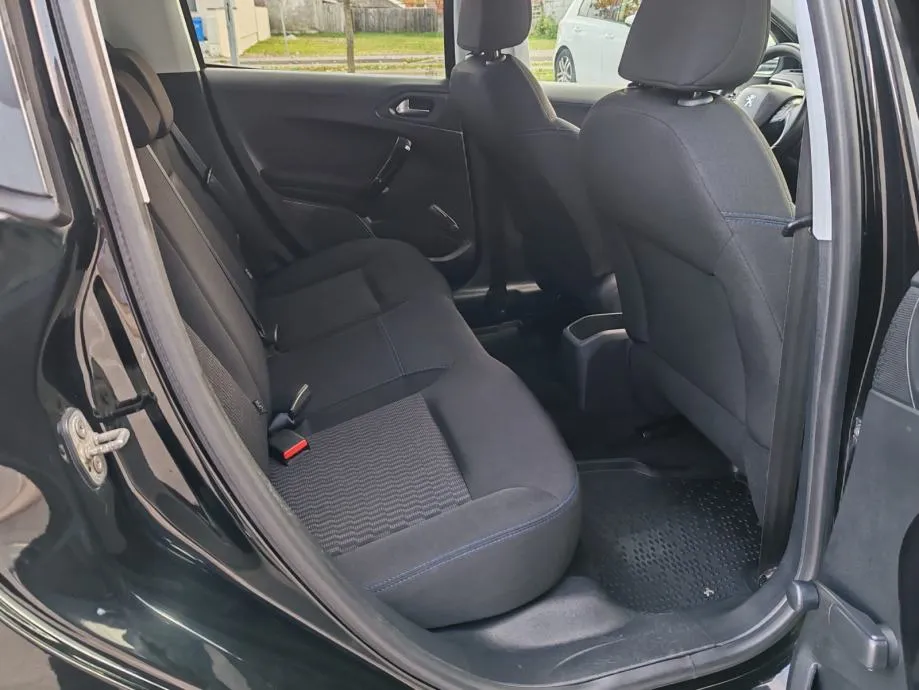 peugeot 208 1,2, 2018 god. 100 000 km , kartice 24/36 rata - slika 11