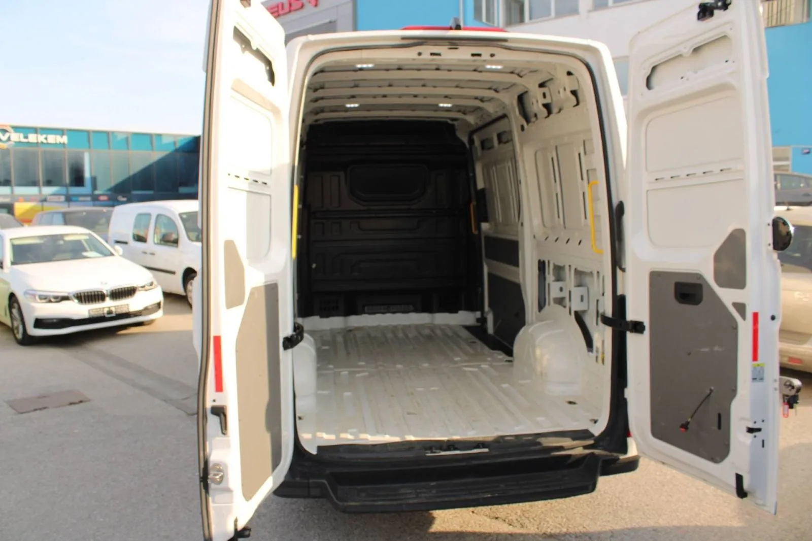 vw crafter 2.0 tdi l3h3 140ks, 2024 god. - slika 7