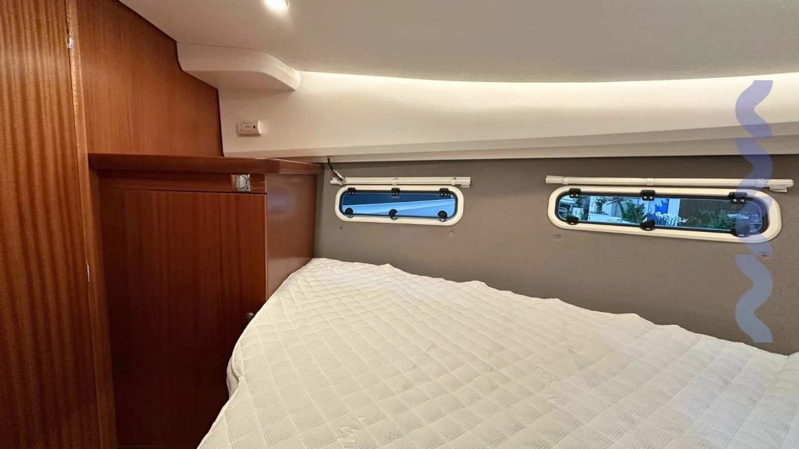nimbus 305 coupe dogovorite razgledavanje u splitu - slika 7