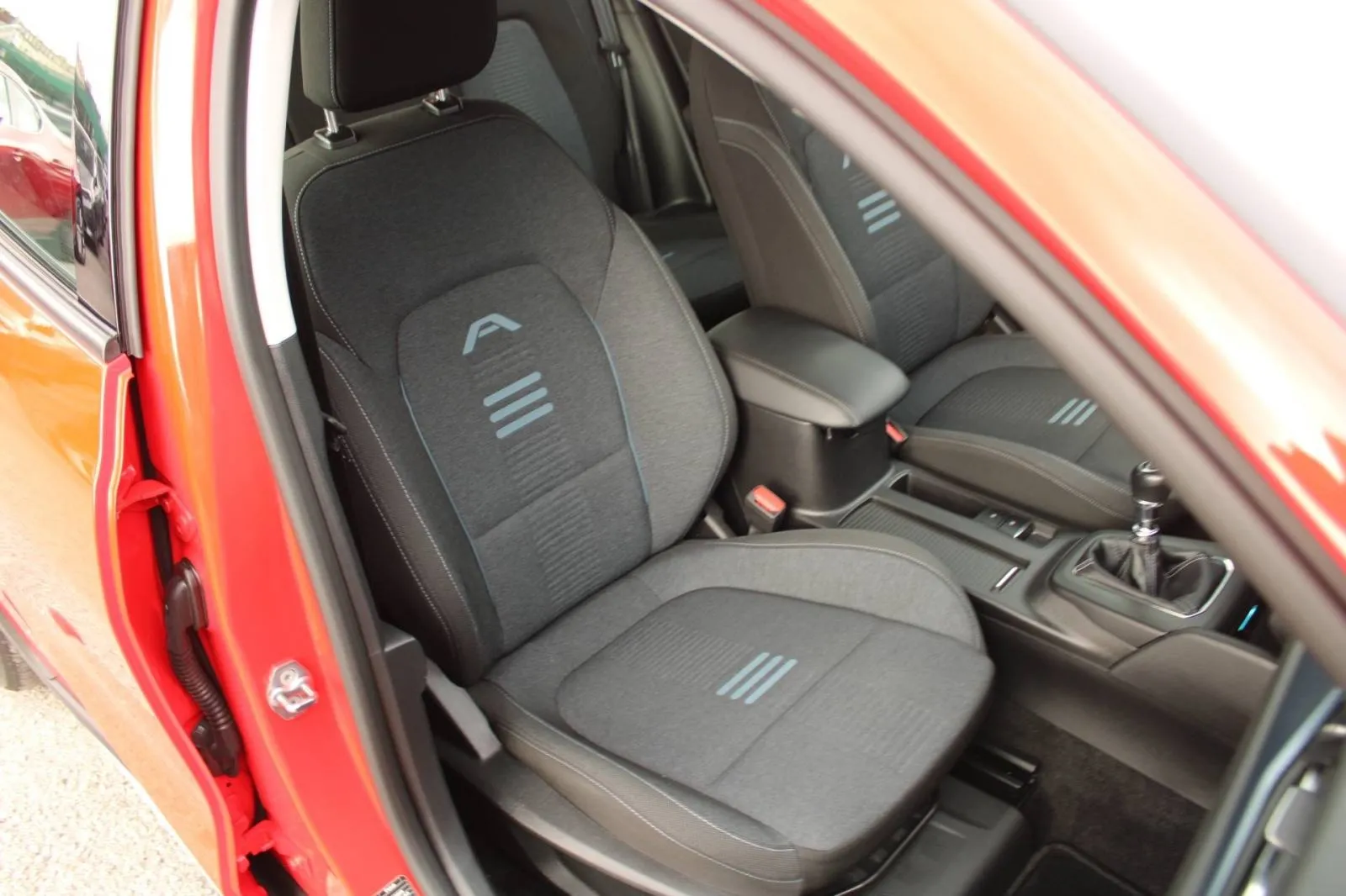 ford focus sw active 1.0 ecoboost *led,navigacija* - slika 11