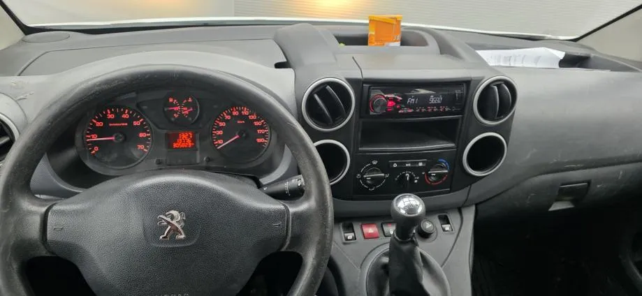 peugeot partner 1,6 hdi;90ks,uredno servisiran;klima, 2013 god. - slika 6