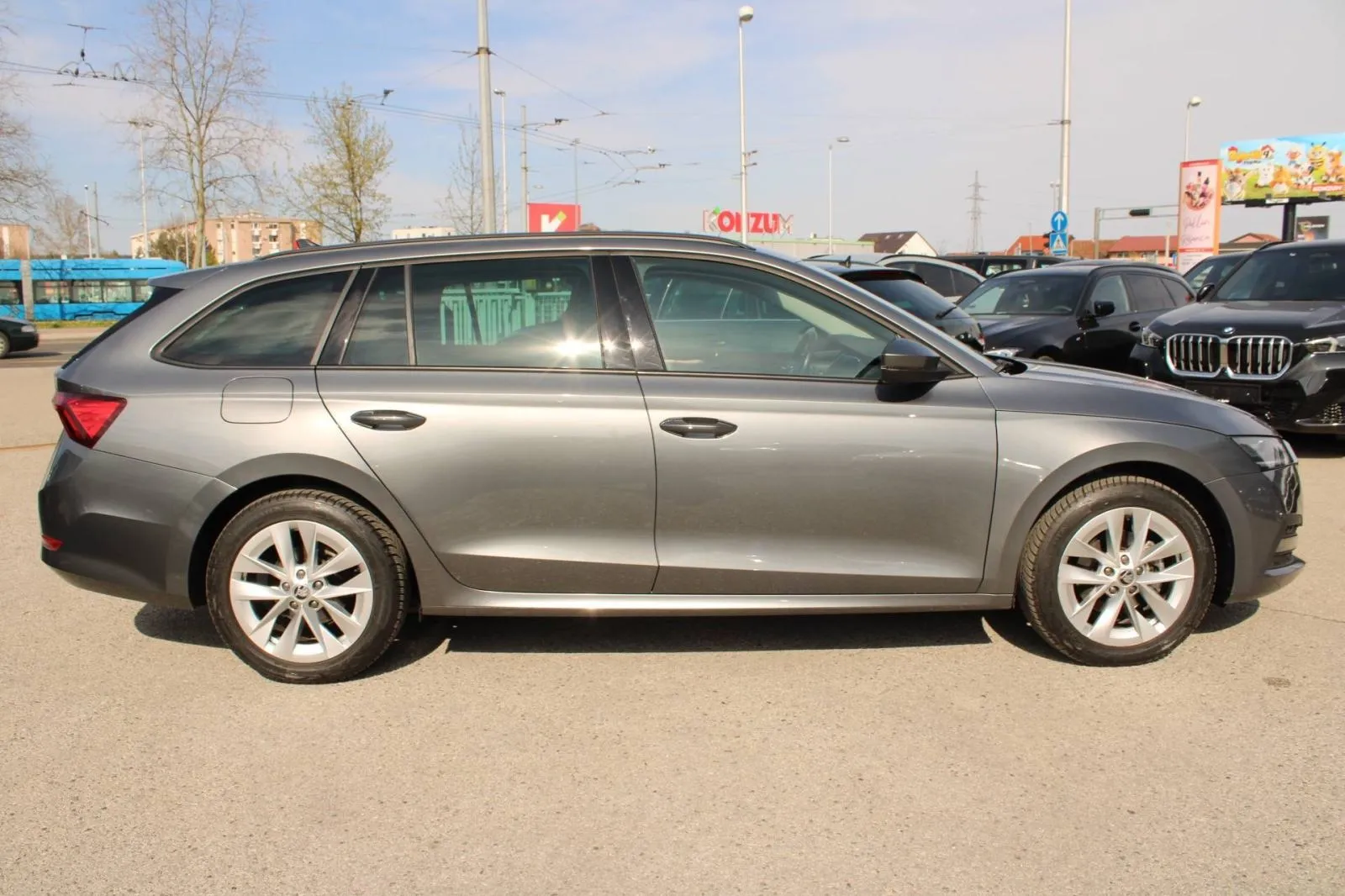 škoda octavia combi 2.0 tdi dsg 150ks *led, navigacija* - slika 4
