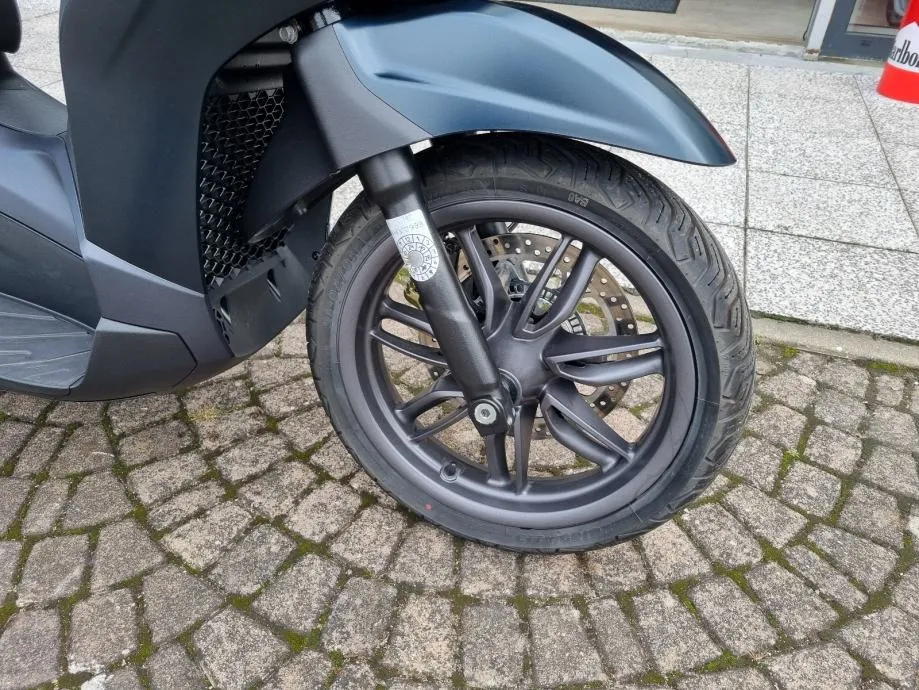 piaggio beverly 300 s hpe abs tcs, a2 kategorija, s garancijom, 2022 - slika 9