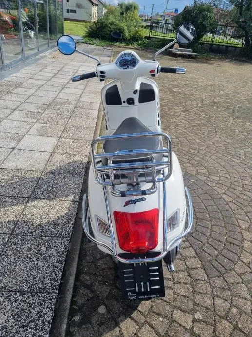piaggio vespa gts 300 super, 2013 god. - slika 3