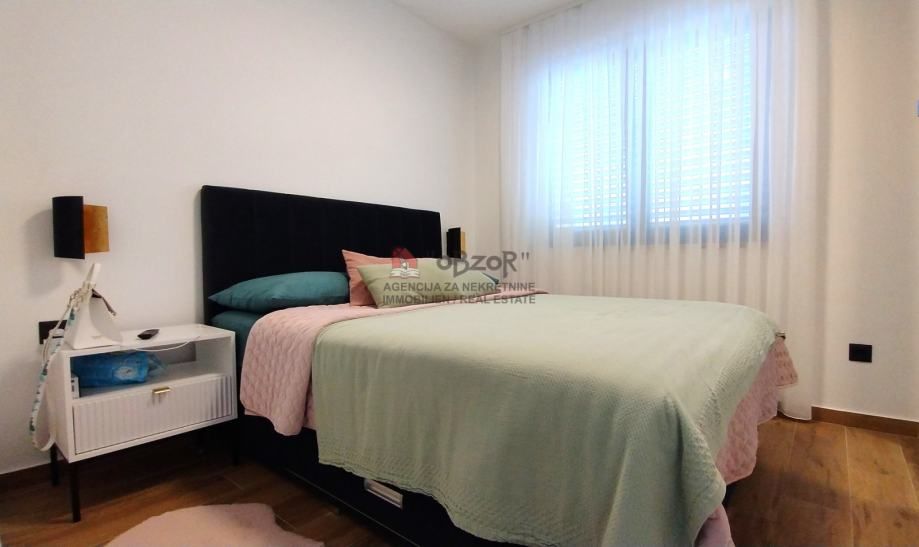 petrčane-punta radman, trosoban namješten apartman 89,40m2 - slika 11