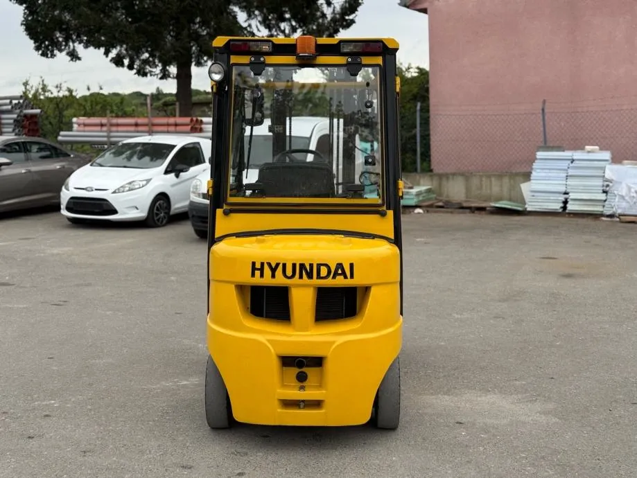 hyundai 18d viličar - slika 3