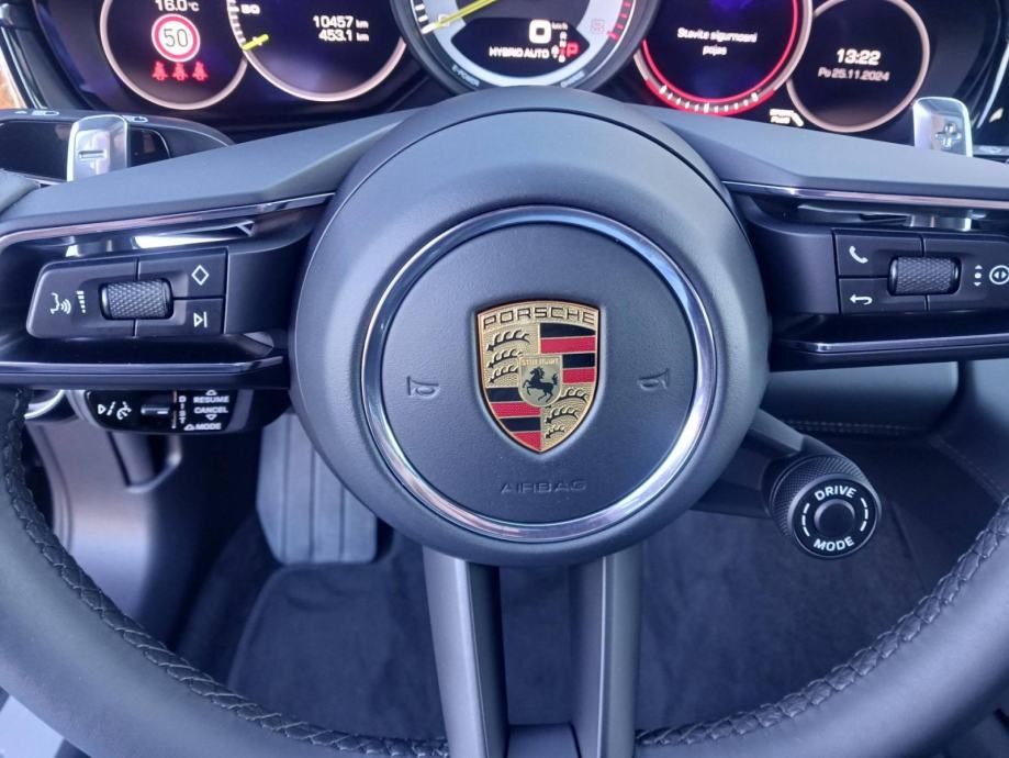 porsche panamera 4s e-hybrid *panorama, matrix, bose* - slika 16