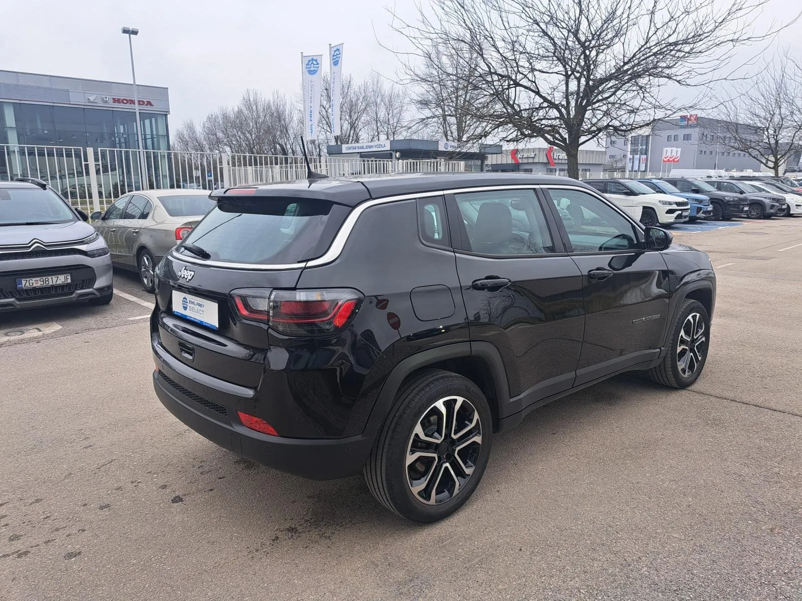 jepp compass 1.5 e-hybrid 130 dct fwd altitude - slika 4