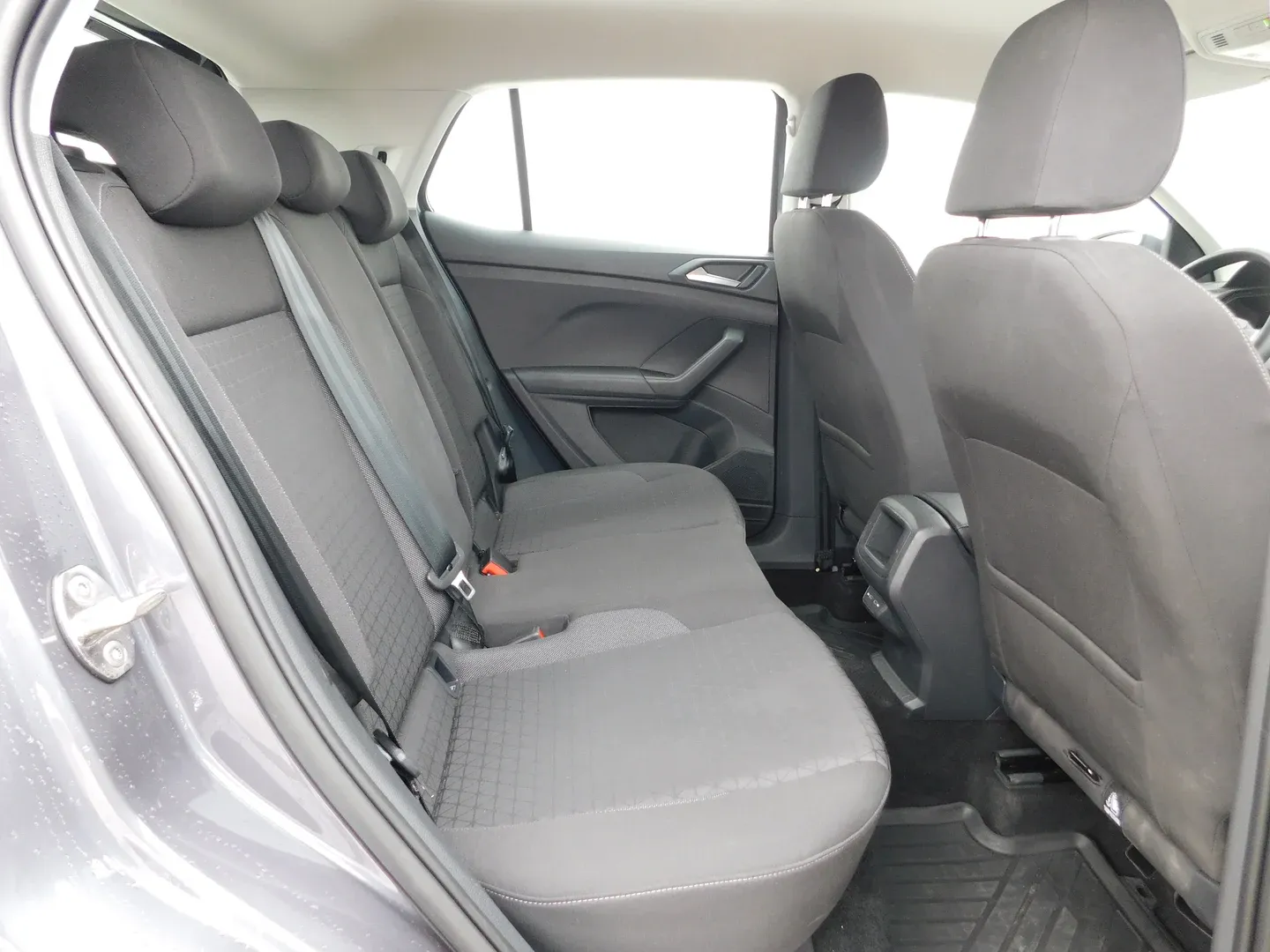 10472 volkswagen t-cross 1.0 tsi life - slika 13