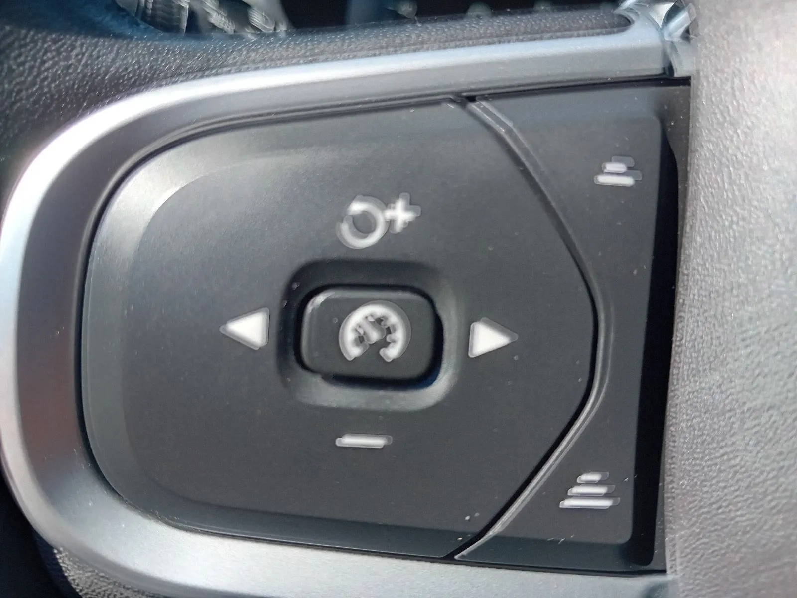 volvo xc60 d3 ,do 2 godine jamstva,u sustavu pdv-a. - slika 17
