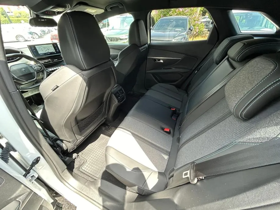 peugeot 3008 allure business bluehdi 130 eat8 - 2023 - 30.000 km - slika 12