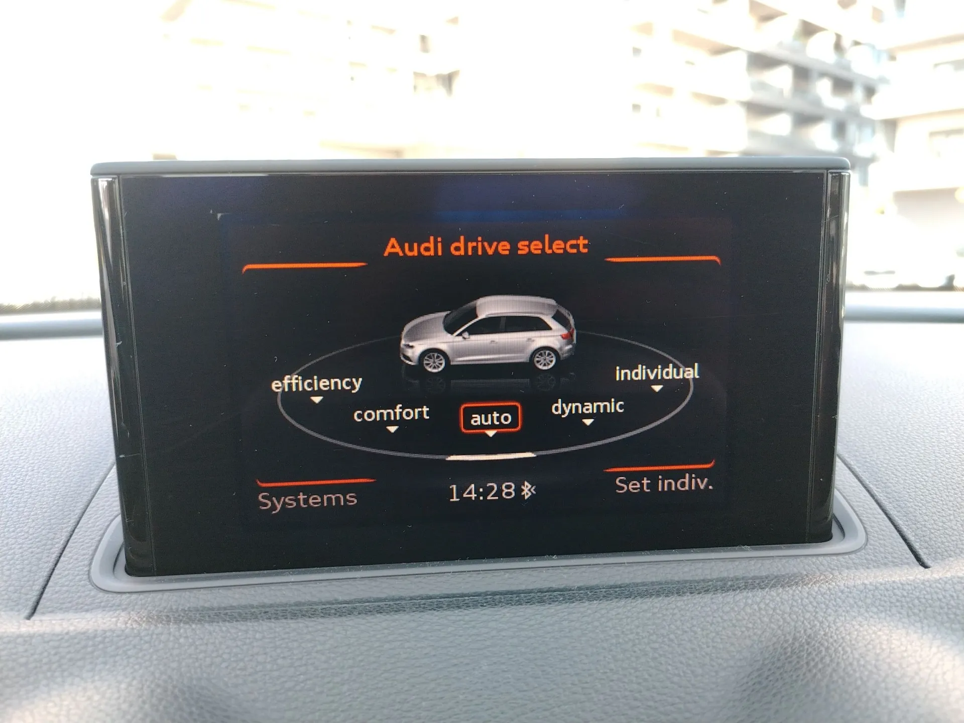 audi a3 sportback 2.0 tdi s tronic bi-xenon - slika 16
