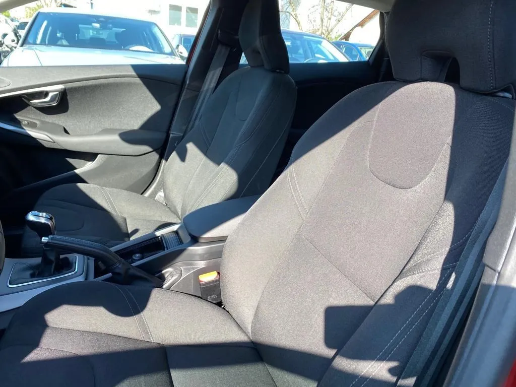 volvo v40 2.0 d kinetic, navi, park kamera, 4x garancija! - slika 24