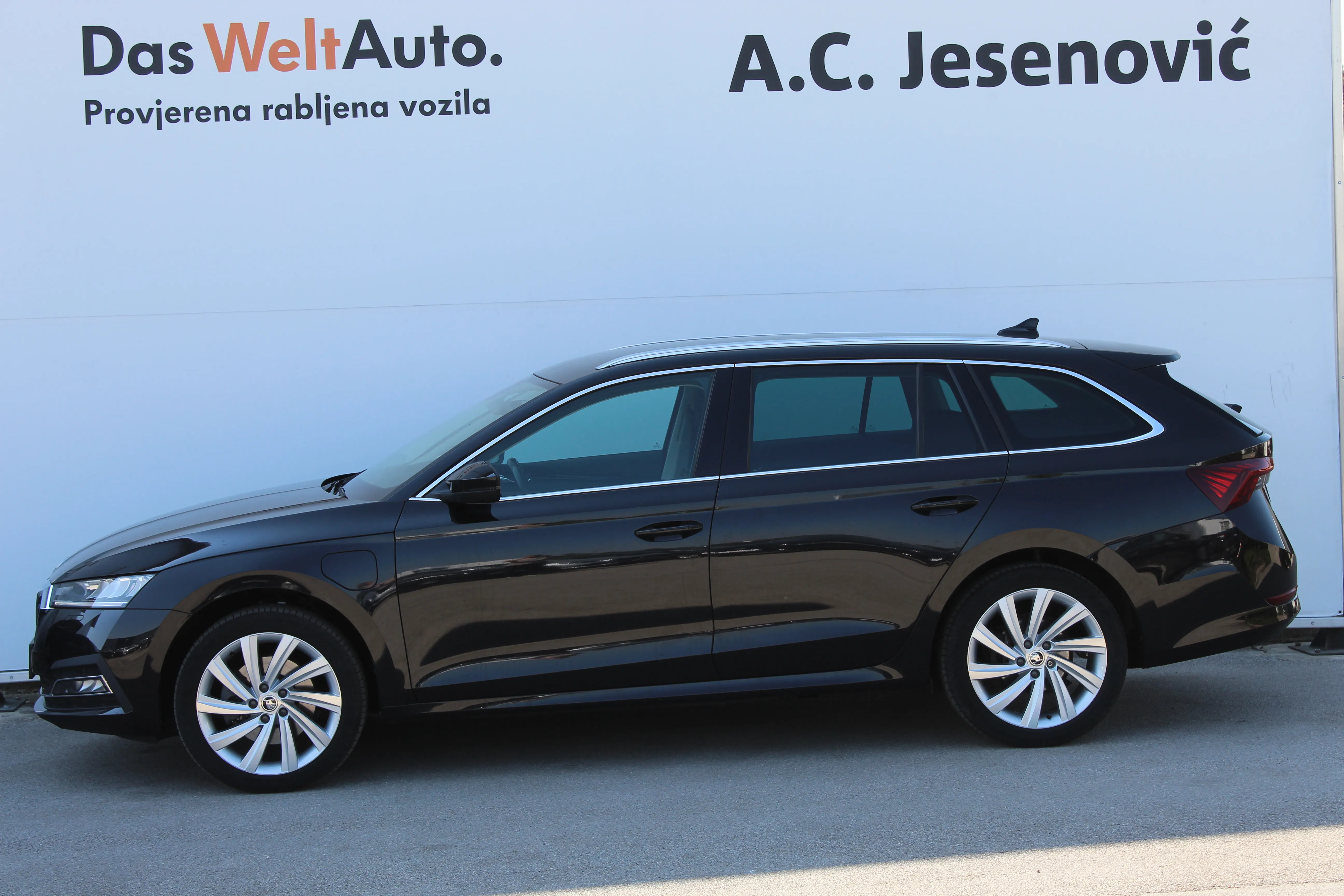 13180 škoda octavia combi ambition 1.4 tsi dsg phev - slika 6