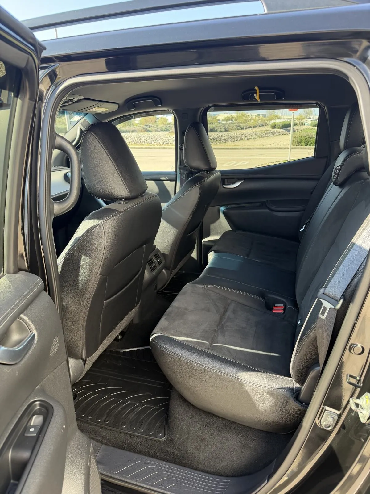 mercedes-benz x-klasa 350d automatik - slika 9
