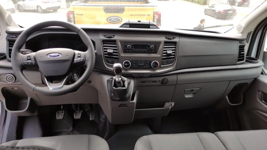 ford transit d.cab šasija 350 e l4 rwd 2.0 tdci, 2023 god. - slika 5