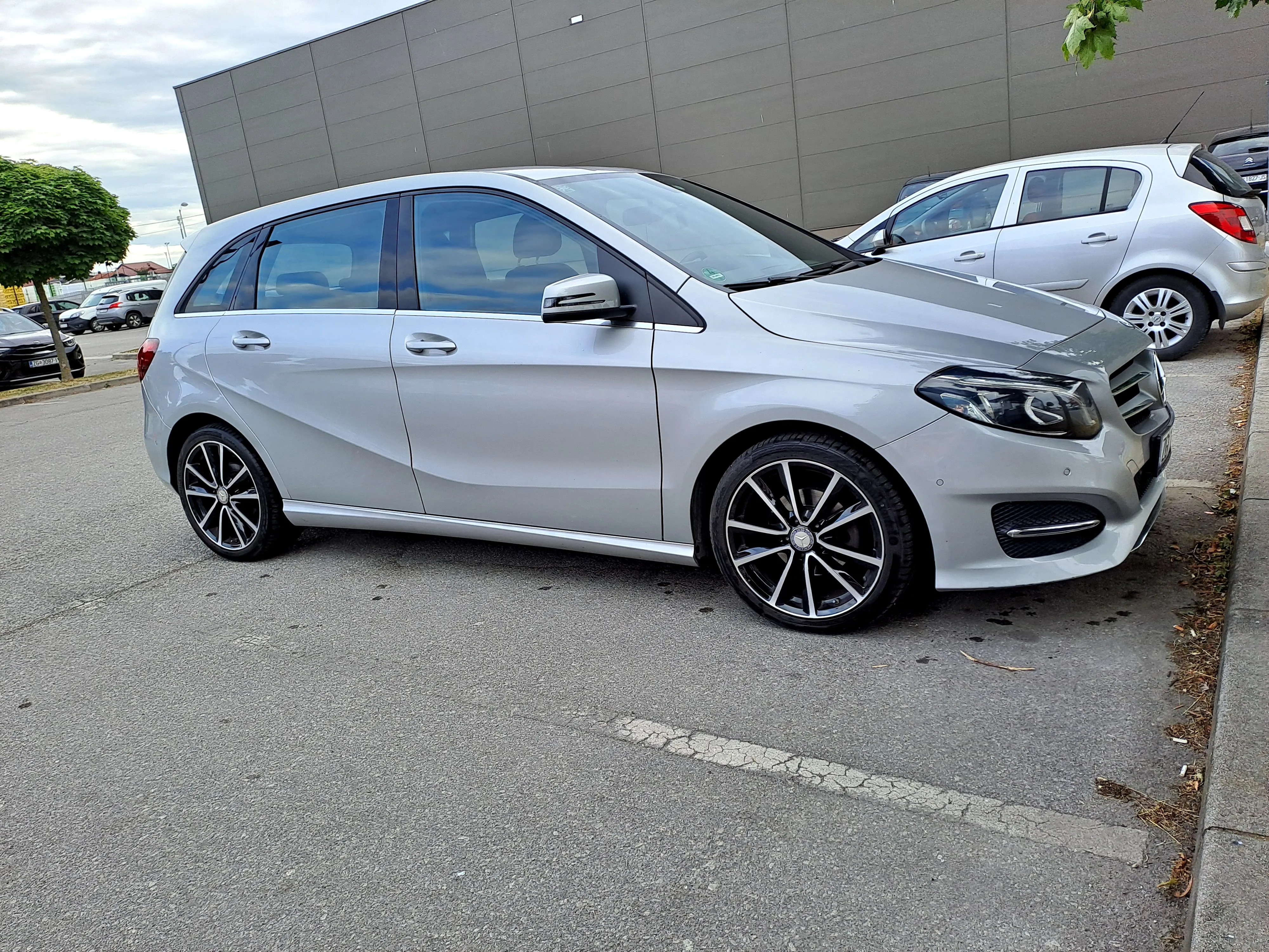 mercedes-benz b-klasa 180 cdi,80kw, navi,kamera - slika 4