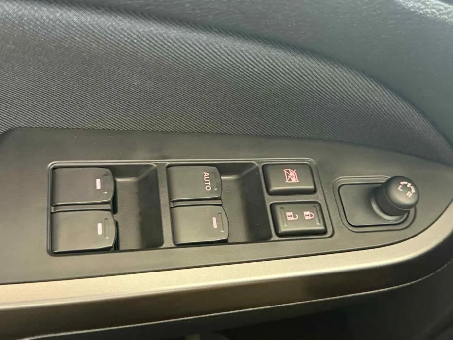 suzuki vitara 1,4 hybrid gl+ automatik 2wd - dostupno odmah!!! - slika 13
