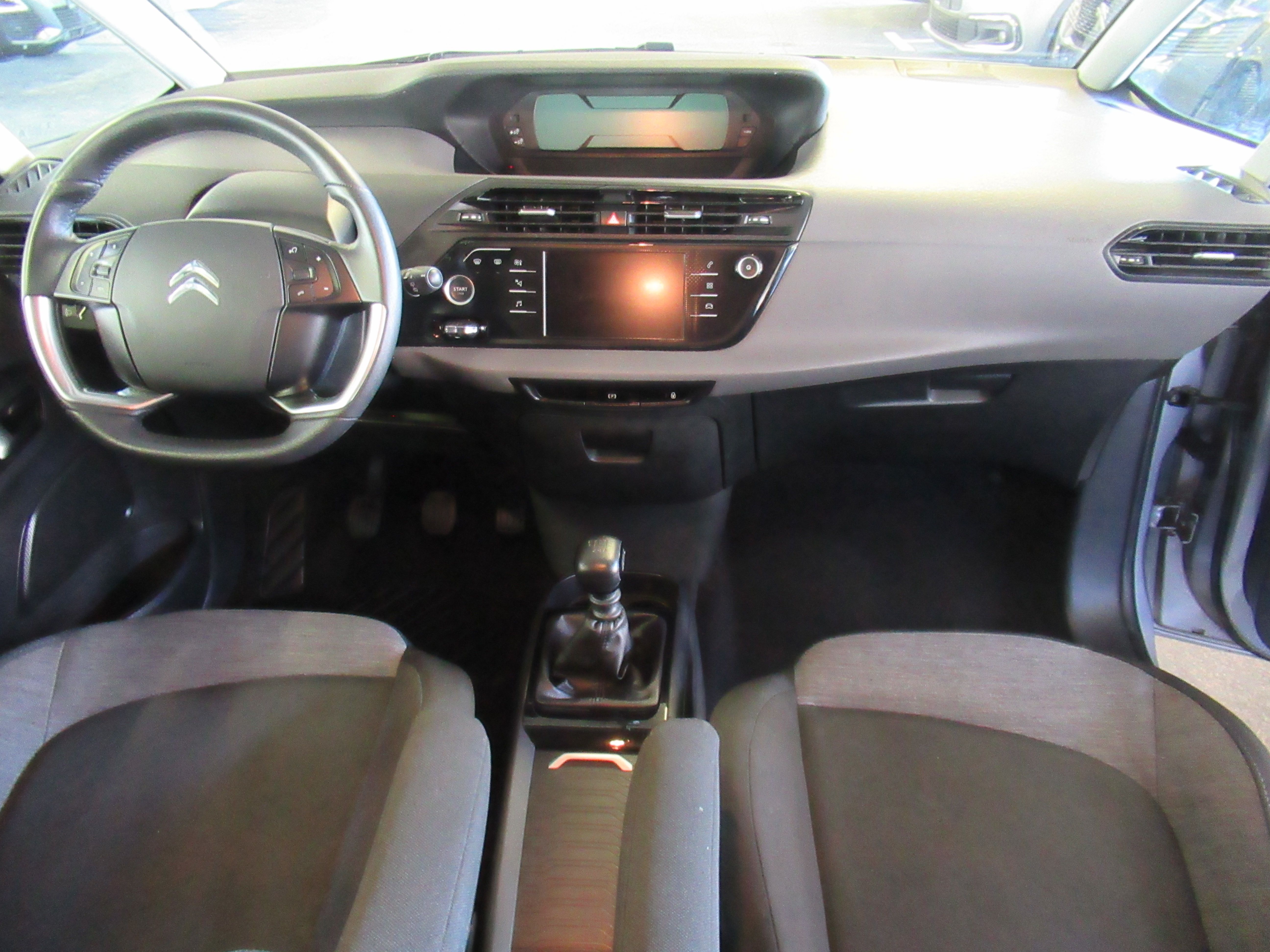 citroen c4 grand space tourer 130 km, 7 sjedala, navi - slika 10