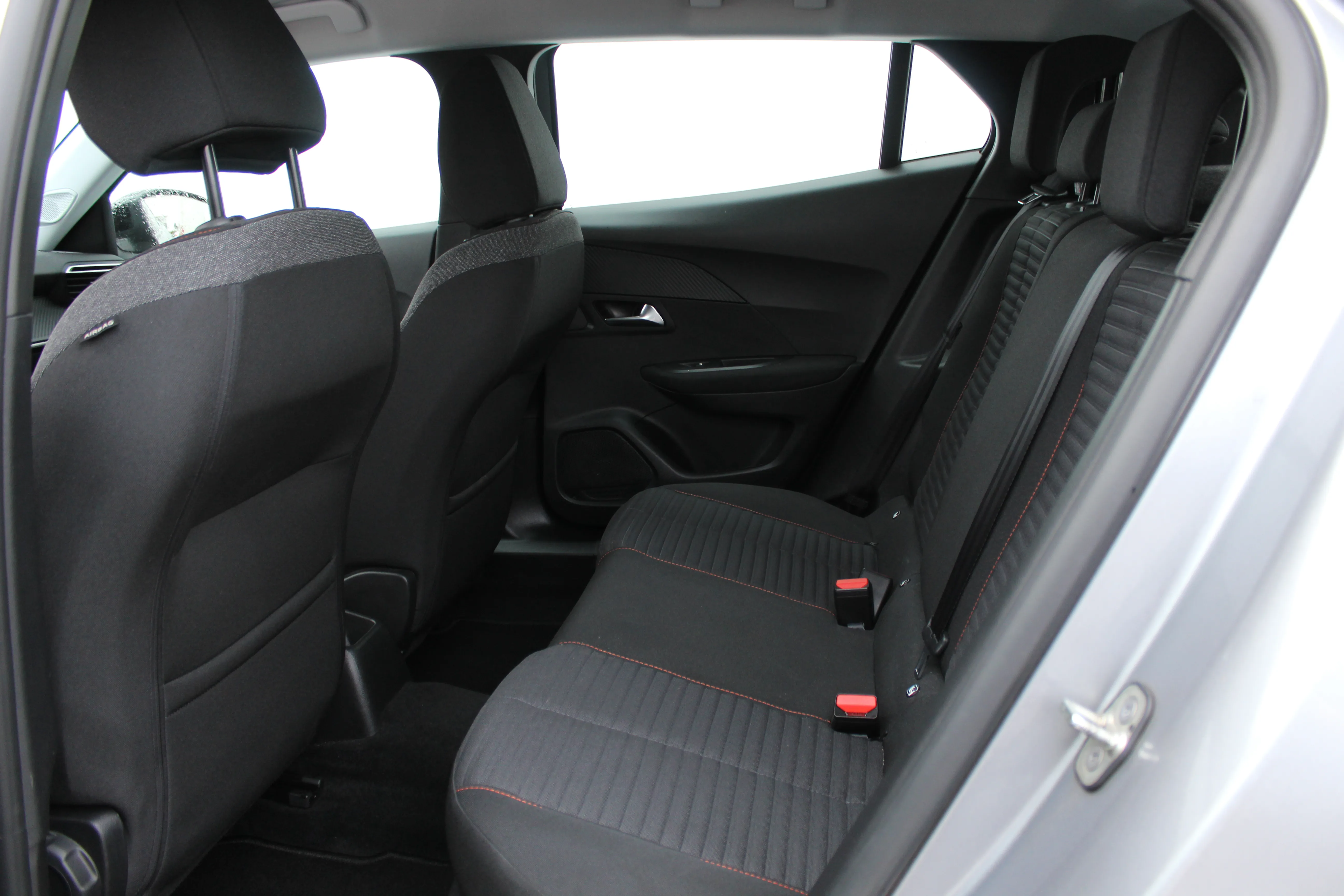 13066 peugeot 2008 1,2 puretech 100 s&s active - slika 10