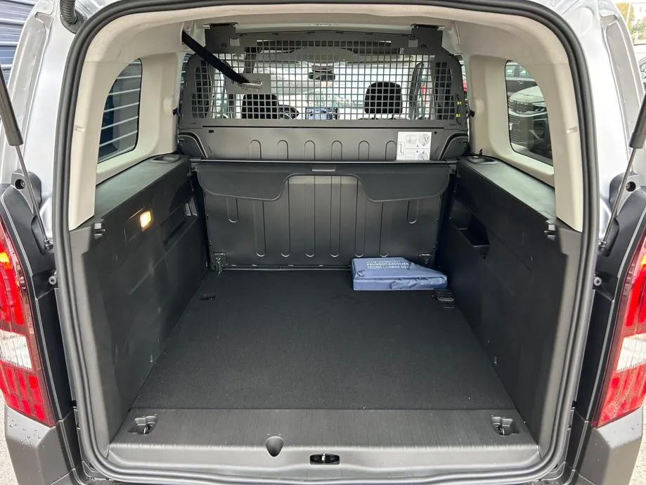 peugeot rifter business l2 allure bluehdi 130 eat8 - slika 19
