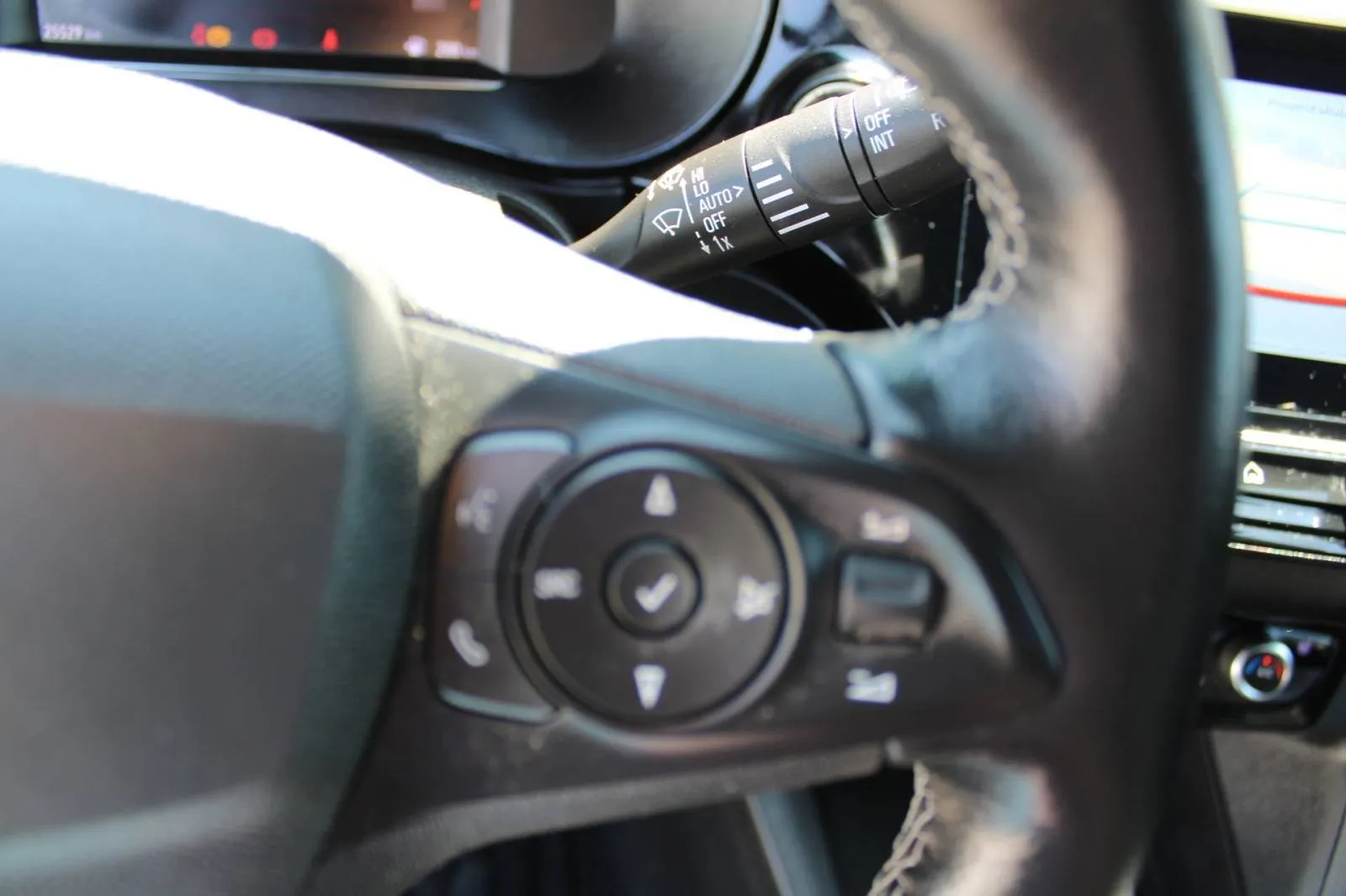 opel corsa 1.2 gs line *led, navigacija, kamera* - slika 16