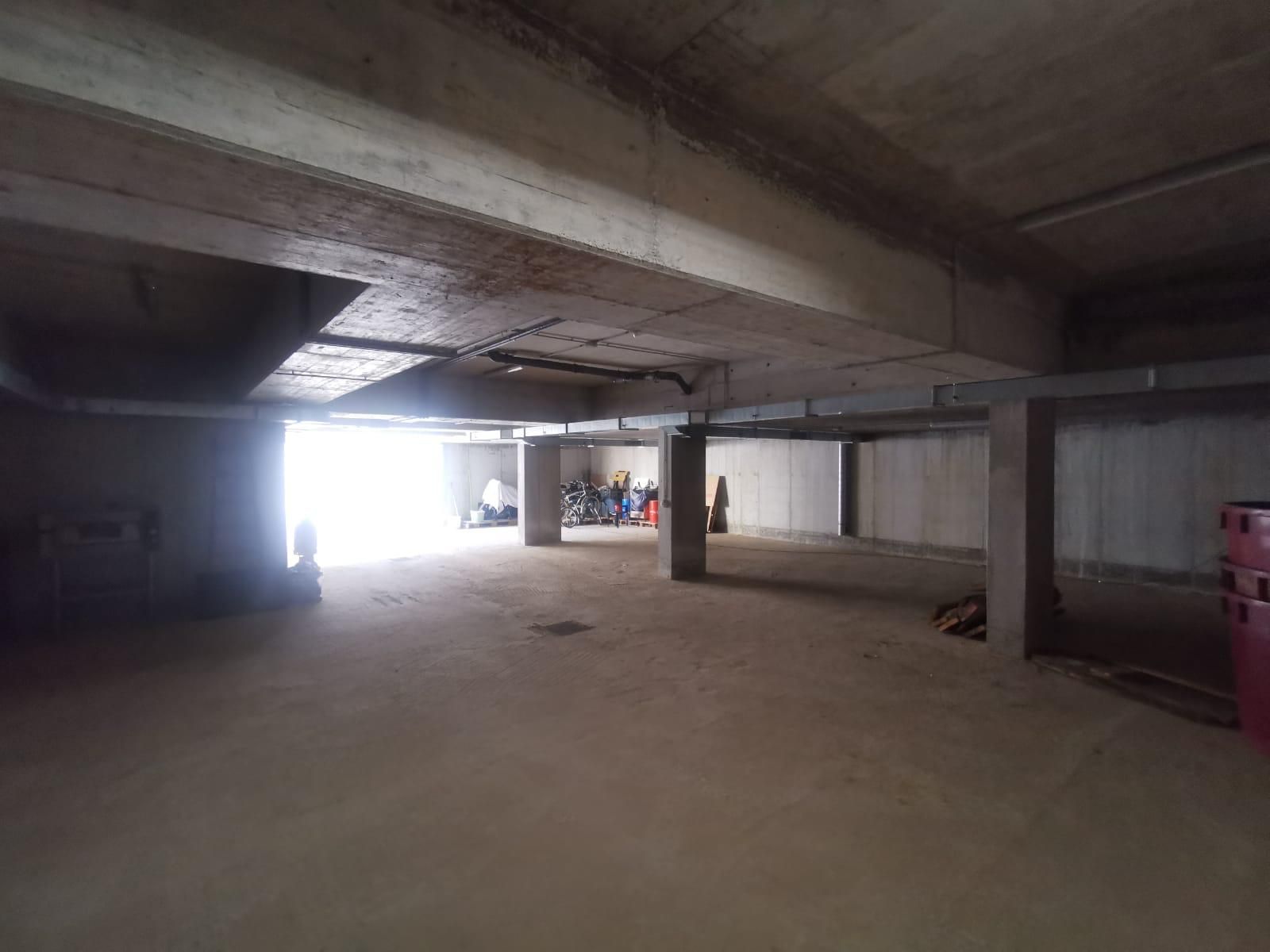 garaza kastel luksic 250 m2 - slika 3