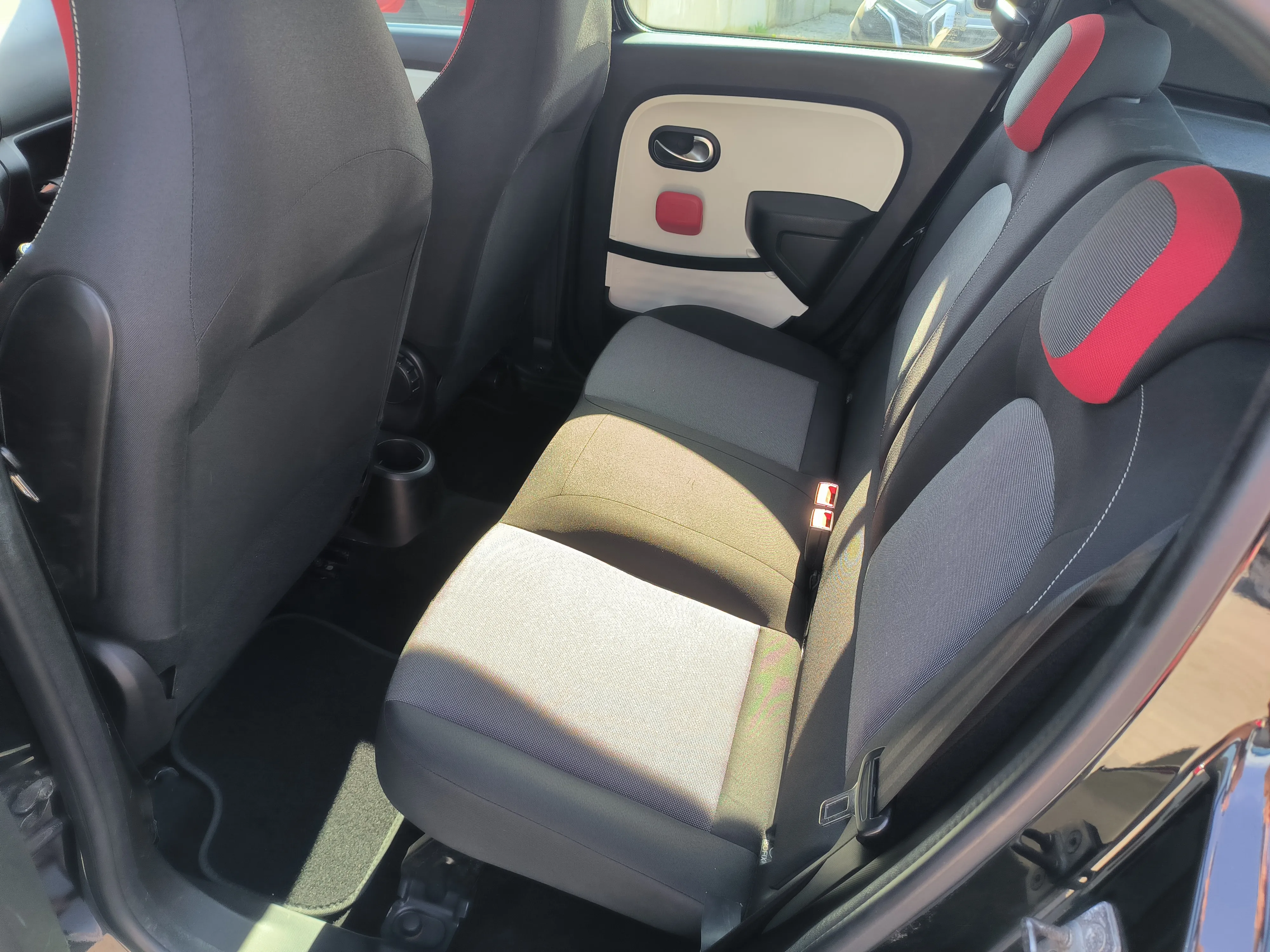 renault twingo 1.0 dynamique, servisna, jamstvo, reg. 1 godinu - slika 13