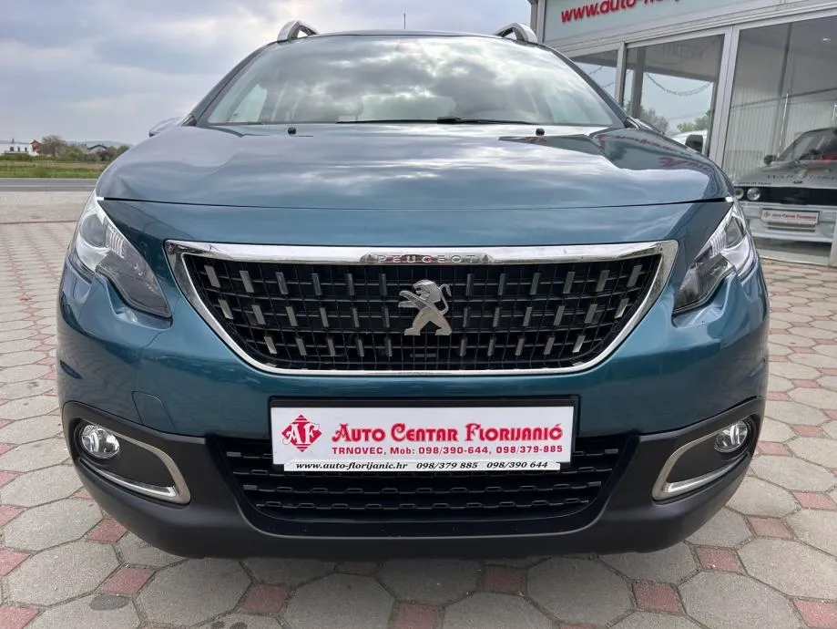peugeot 2008 1,2 benzin 2018.,allure, reg:17.01.2027.,servisna, navi - slika 2