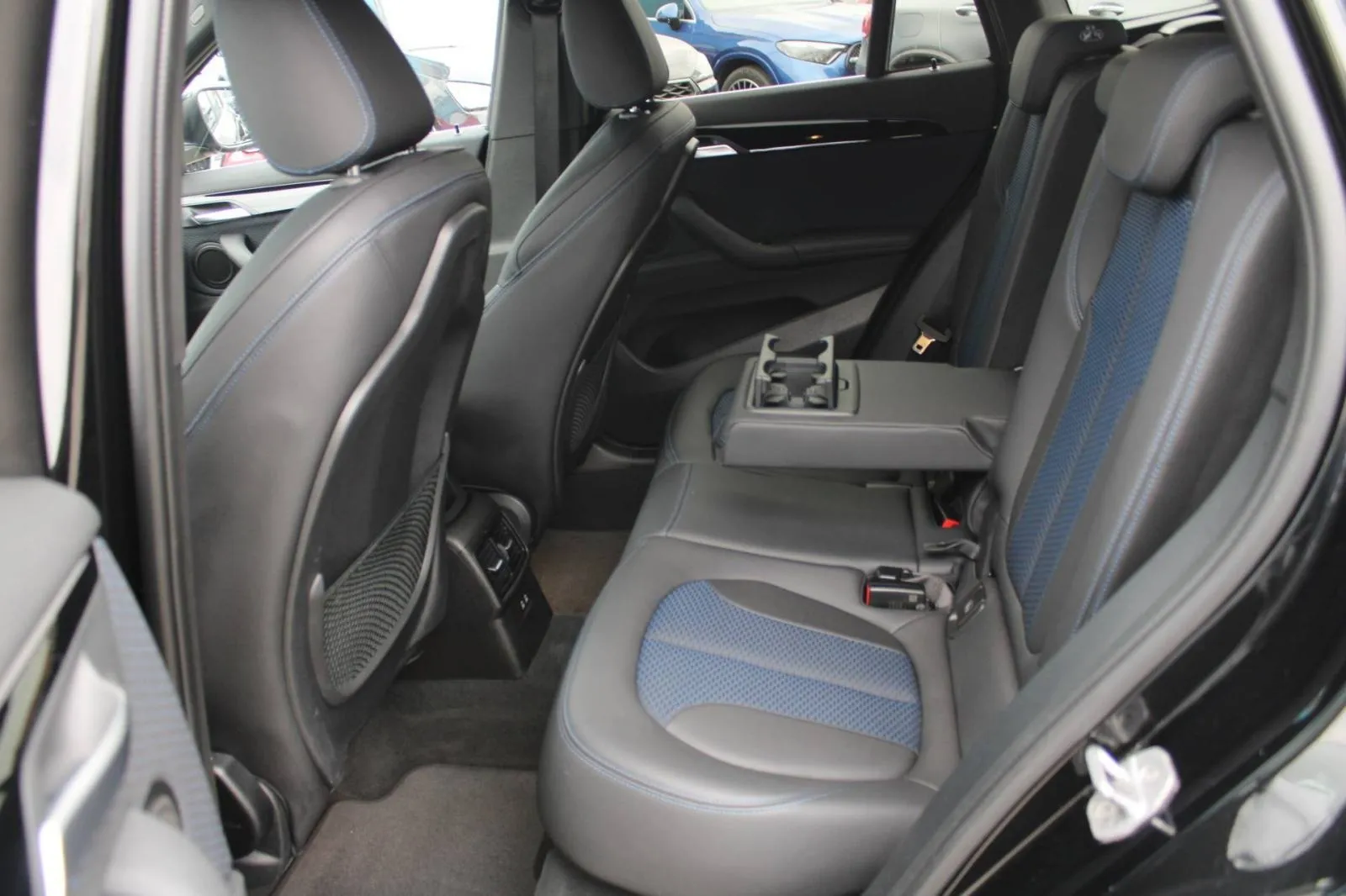 bmw x1 20d xdrive m paket automatik *led, navigacija* - slika 11