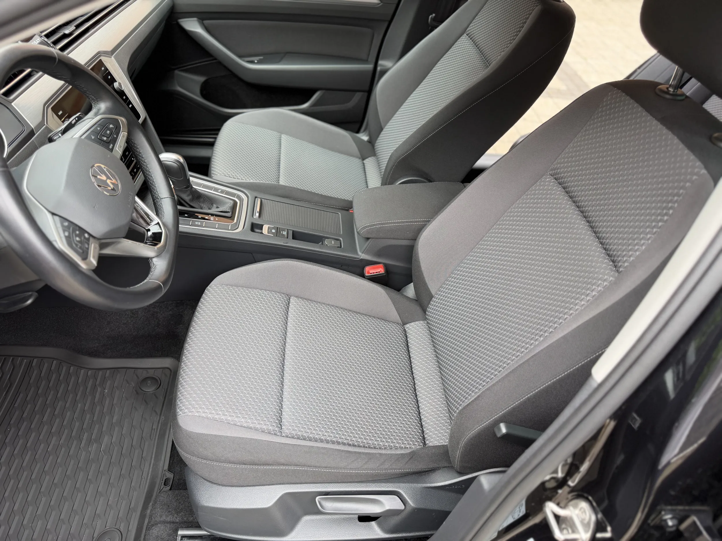 vw passat variant 2,0 tdi,dsg7,u pdv-u. - slika 15
