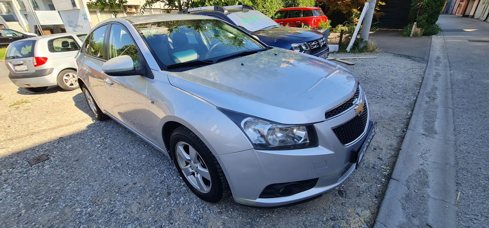 prodajem chevrolet cruze - slika 7