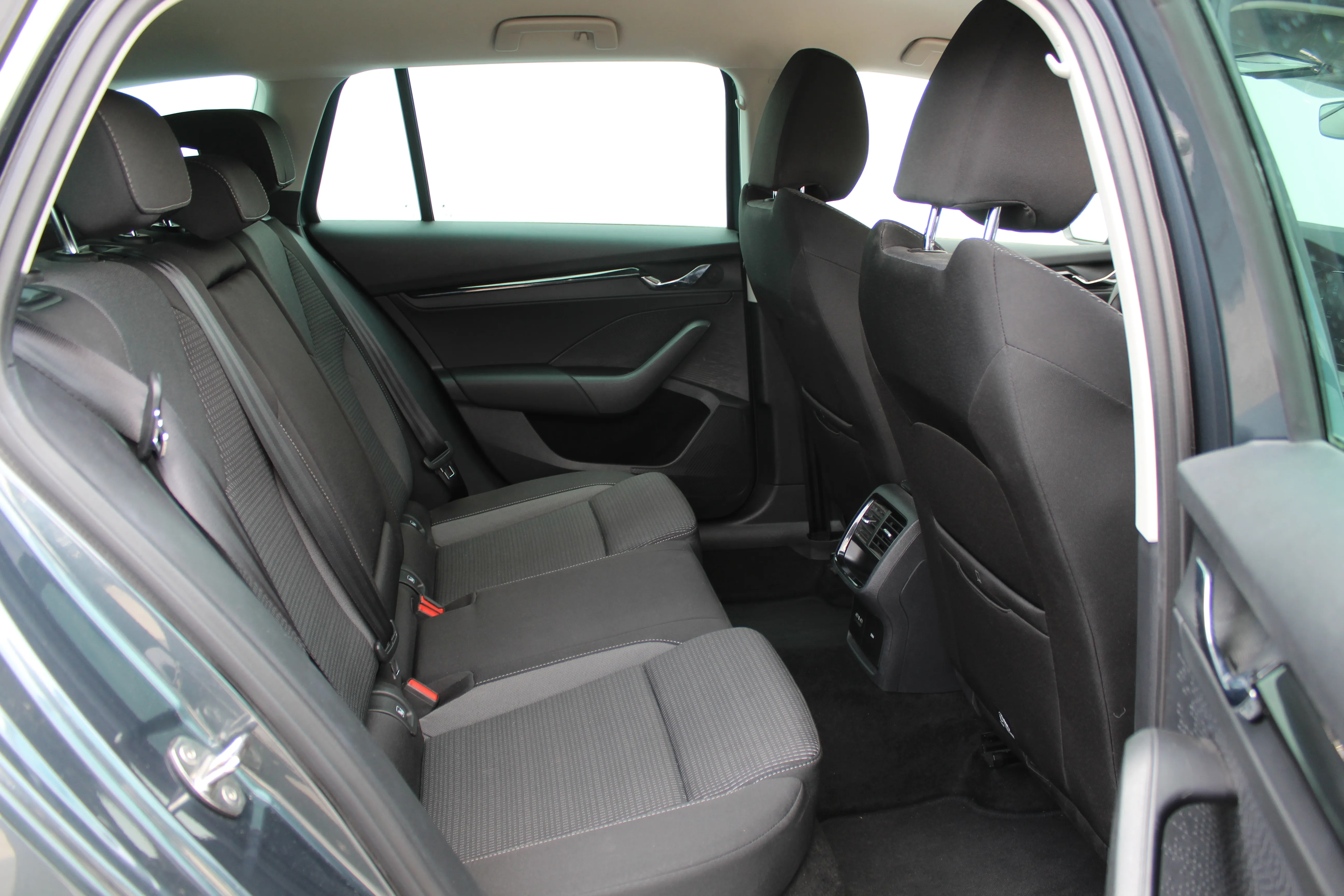 13143 škoda octavia combi ambition 2.0 tdi - slika 13
