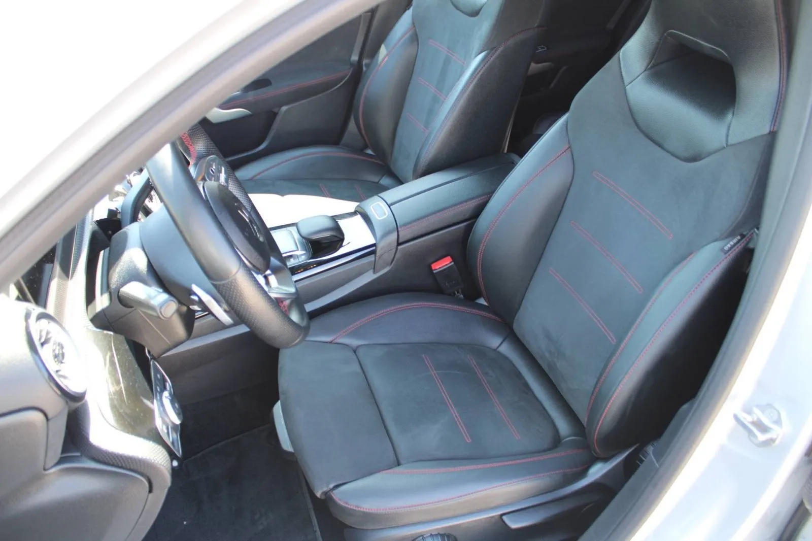 mercedes-benz klasa a 180d automatik amg *led, navigacija, kamera* - slika 9