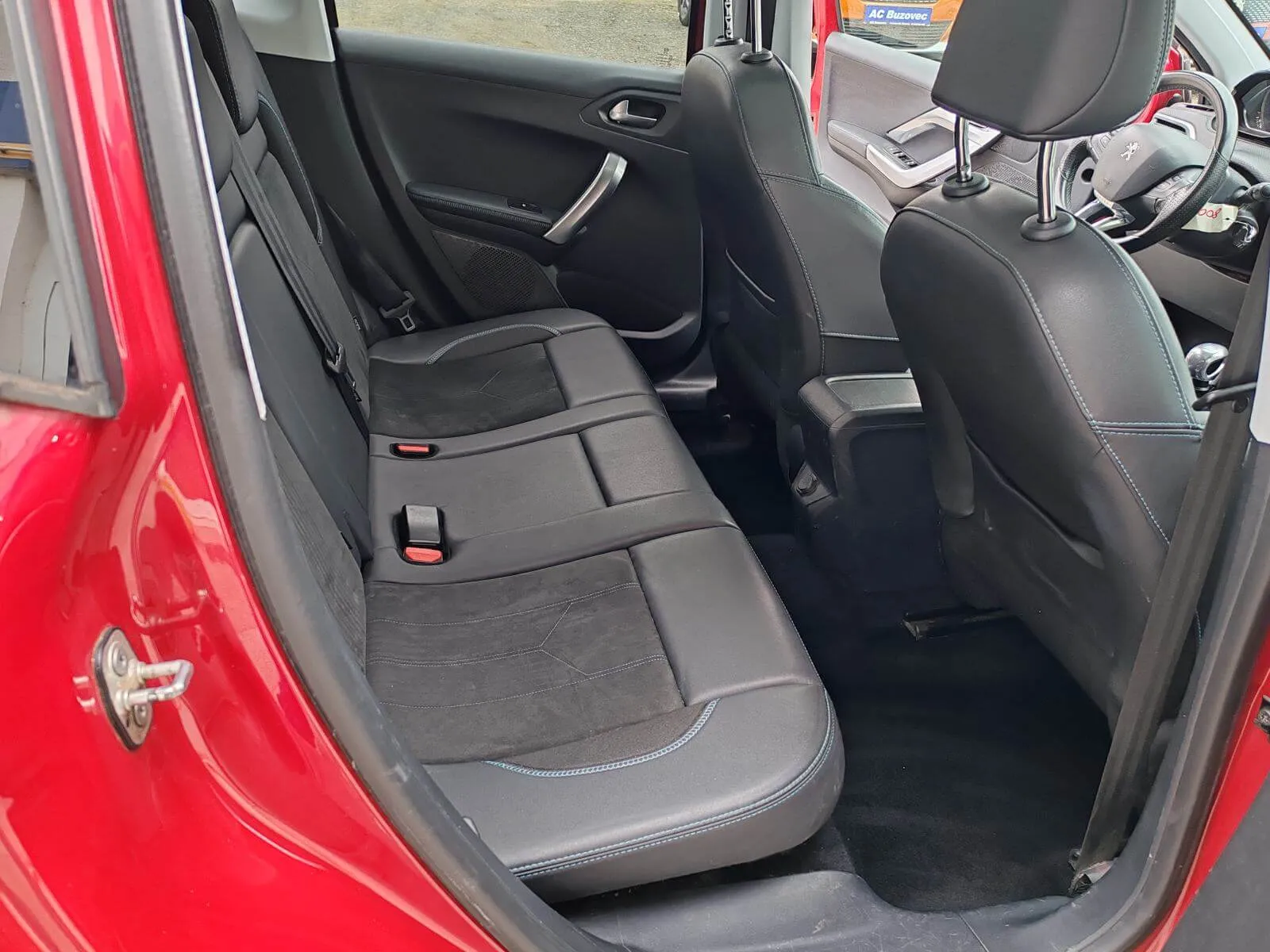 peugeot 2008 1,2 puretech - slika 13