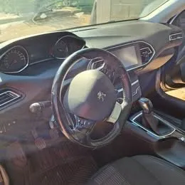 prodajem peugeot 308 sw - slika 11