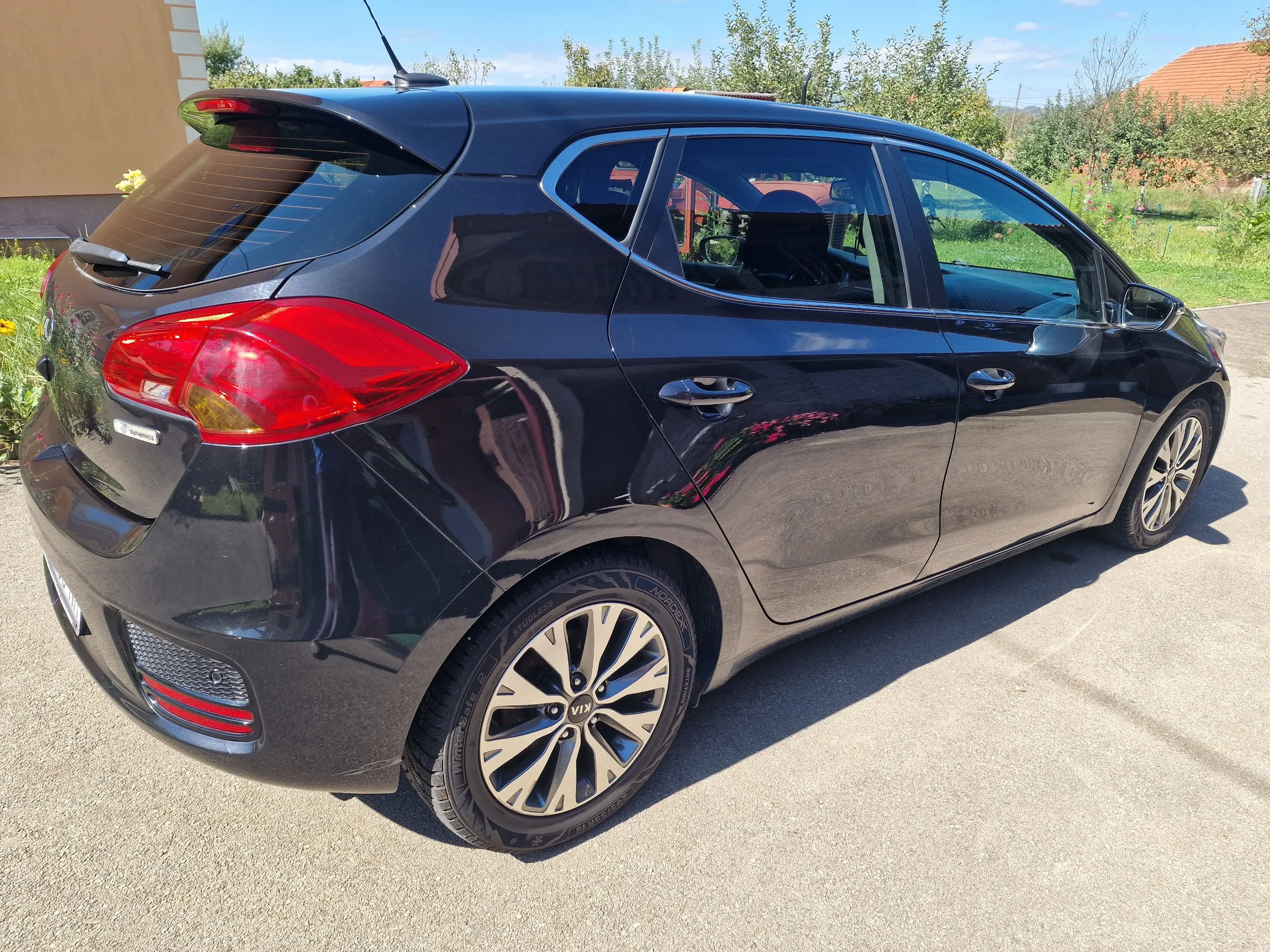 kia ceed 1.6 crdi - slika 1