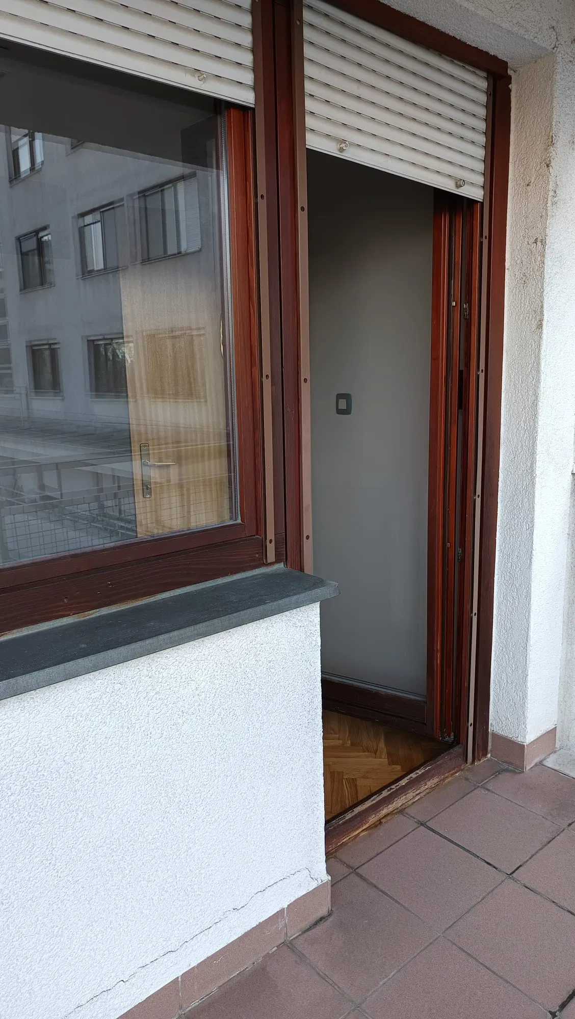 trnje-vrbik; iznajmljuje se poslovni prostor u zgradi na 2. katu - slika 2
