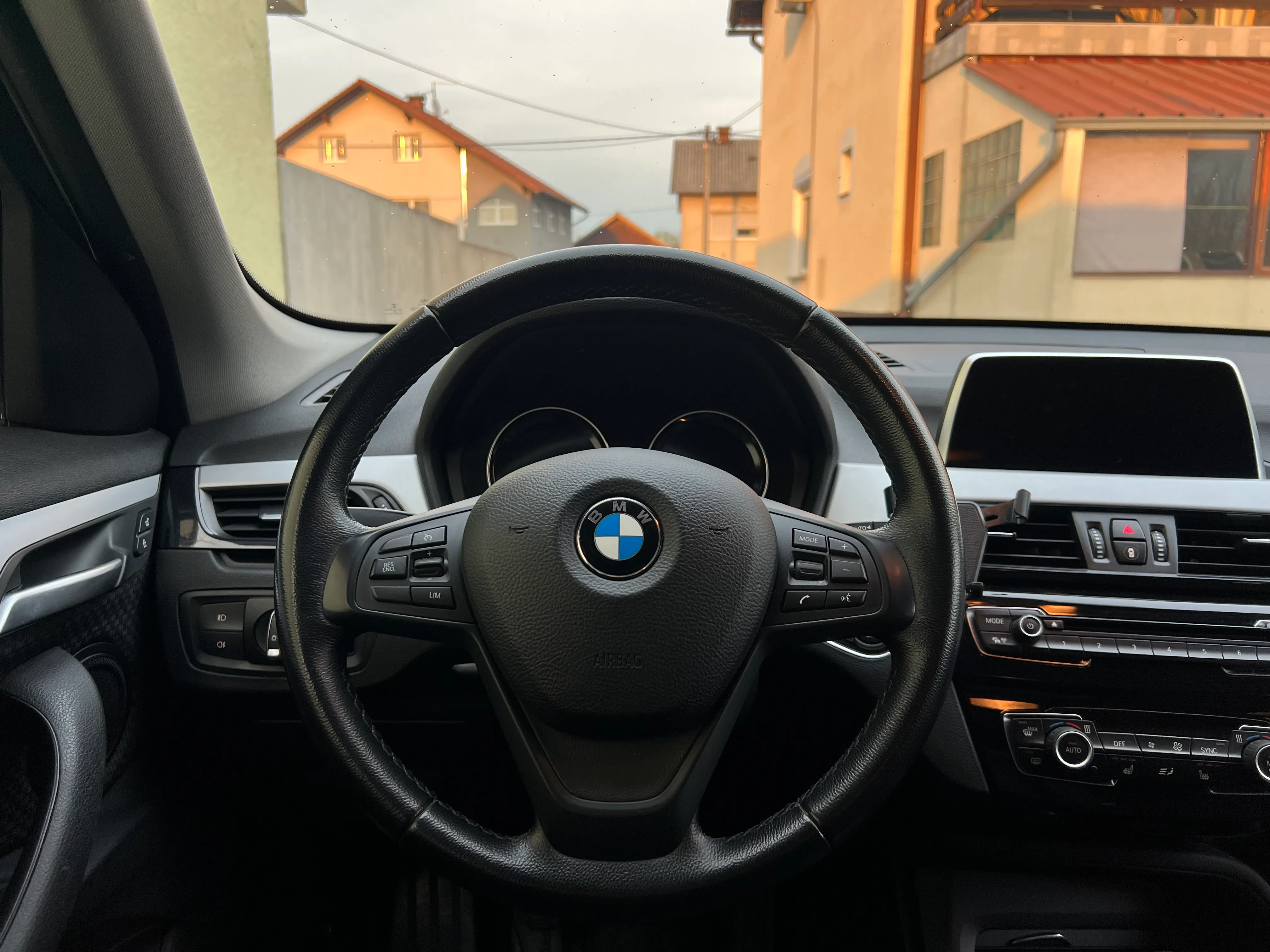 bmw x1 1.8 - slika 8