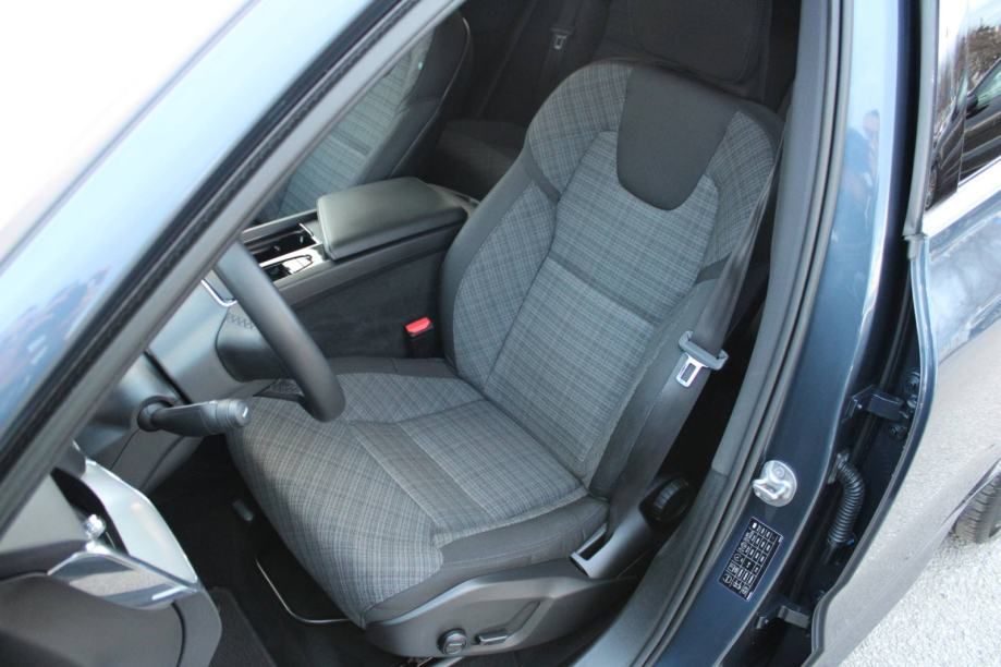 volvo xc60 2.0d b4 automatik *led, navigacija, kamera* - slika 20