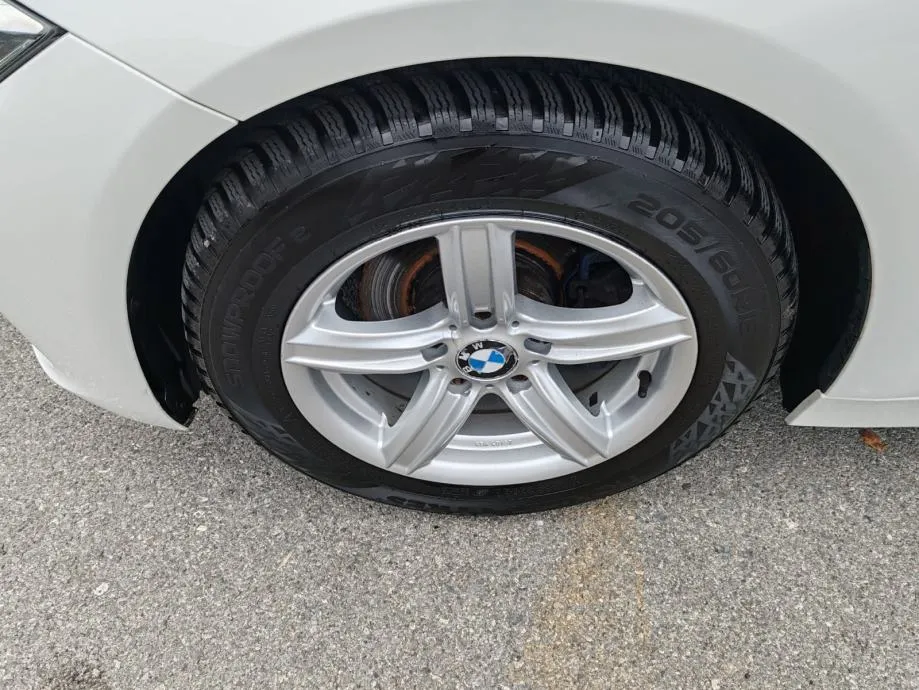 bmw serija 3 touring 318d automatik 2012g. 223000 kartice - slika 7