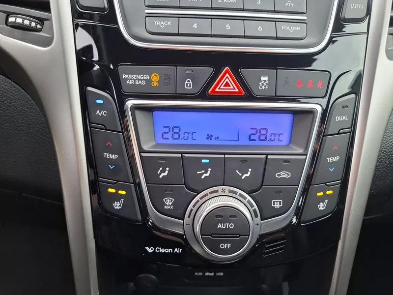 hyundai i30 1.4 crdi*trend*klima*park.senzori* - slika 16