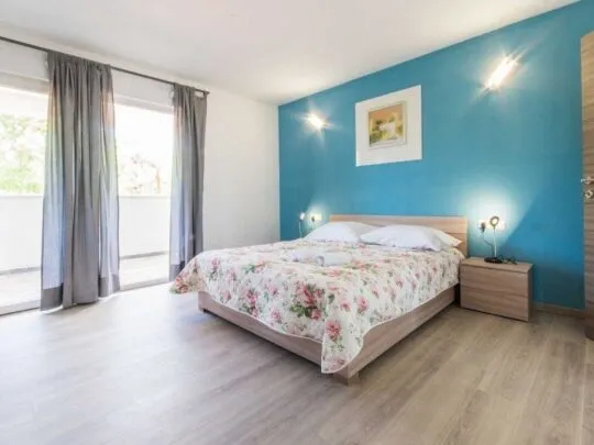labin moderna vila s bazenom i ljetnom kuhinjom - slika 6