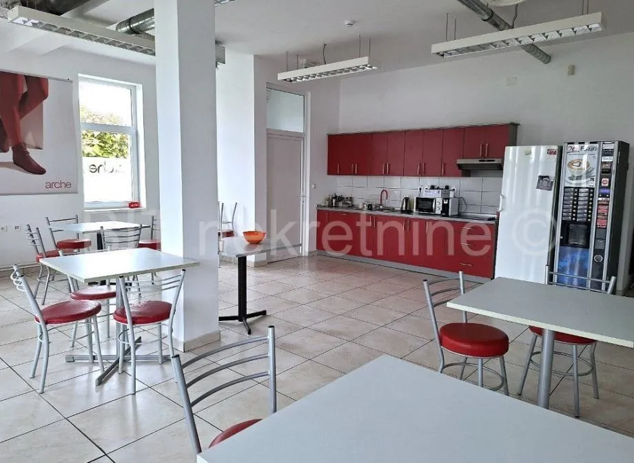 poslovni prostor prodaja centar 1500 m2 (prodaja) - slika 11