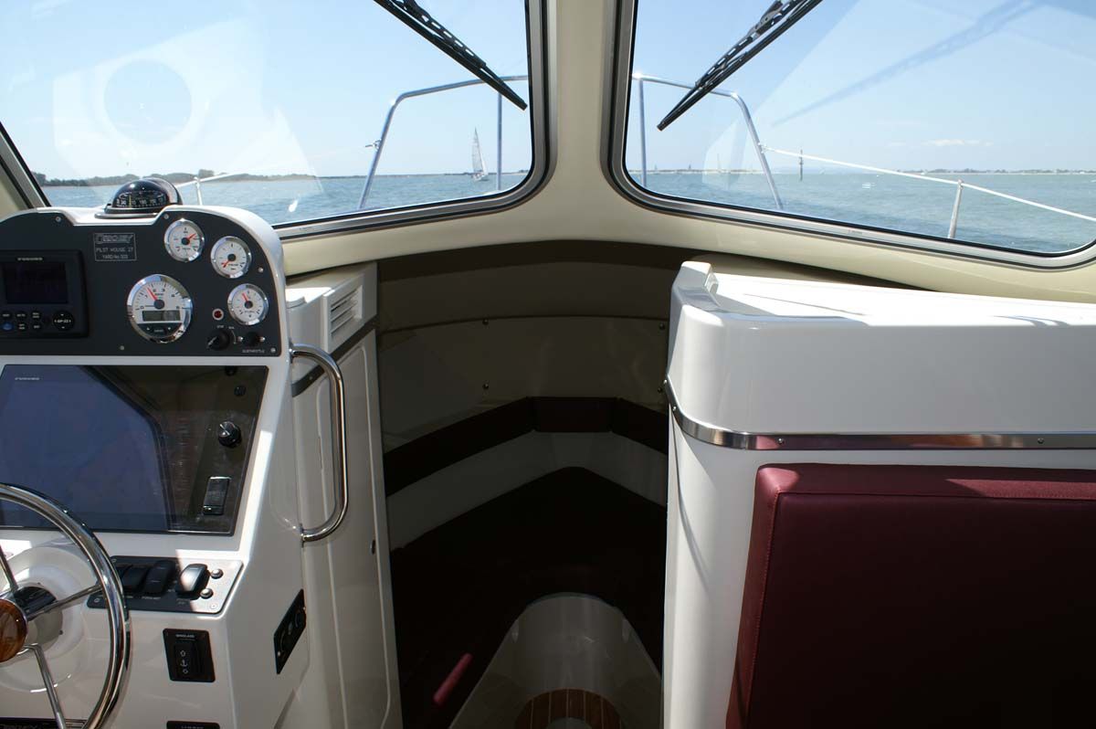 vanbrodski motor orkeny pilot house 27 - slika 7