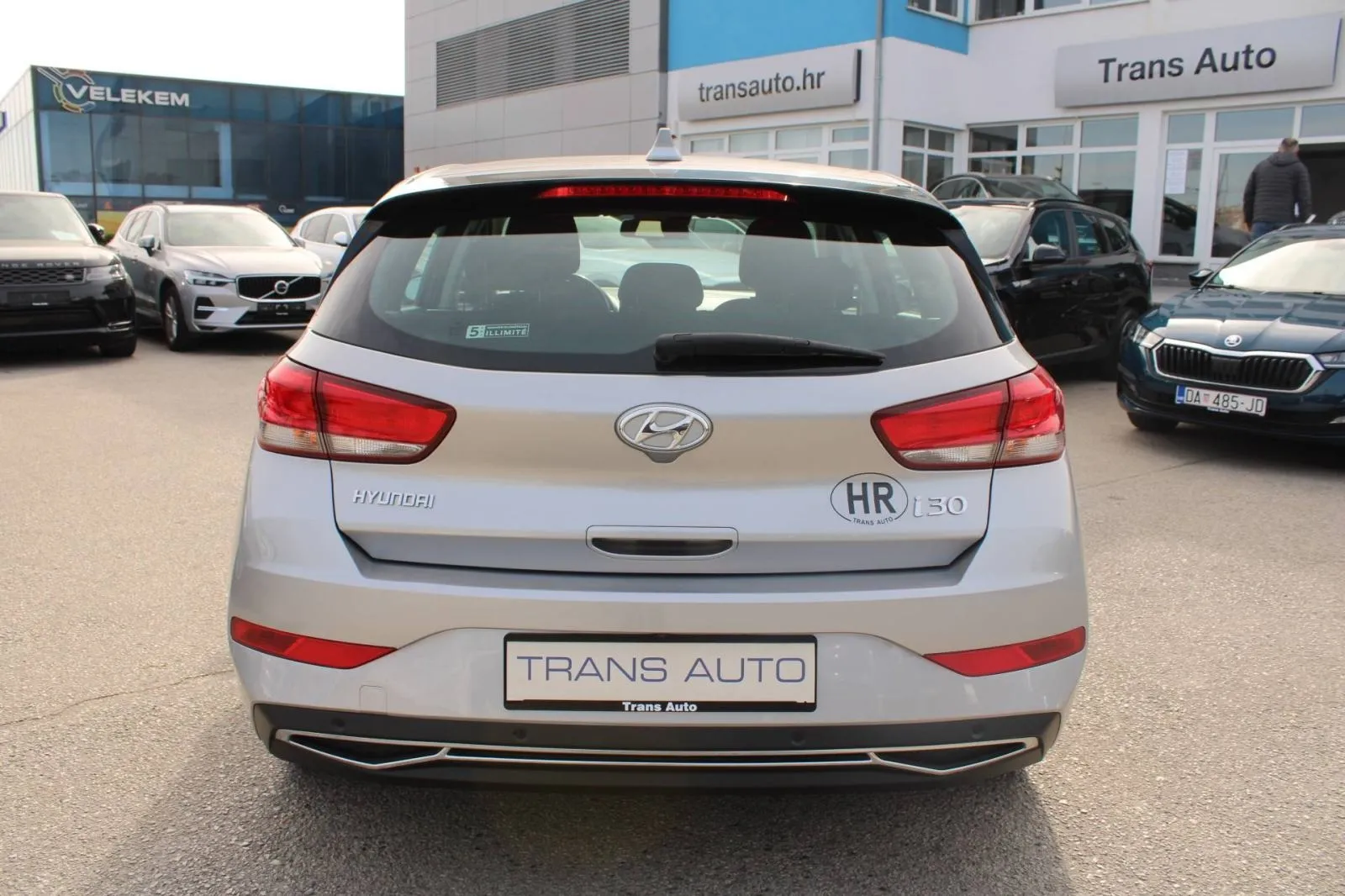 hyundai i30 1.6 crdi automatik *led, navigacija, kamera* - slika 6