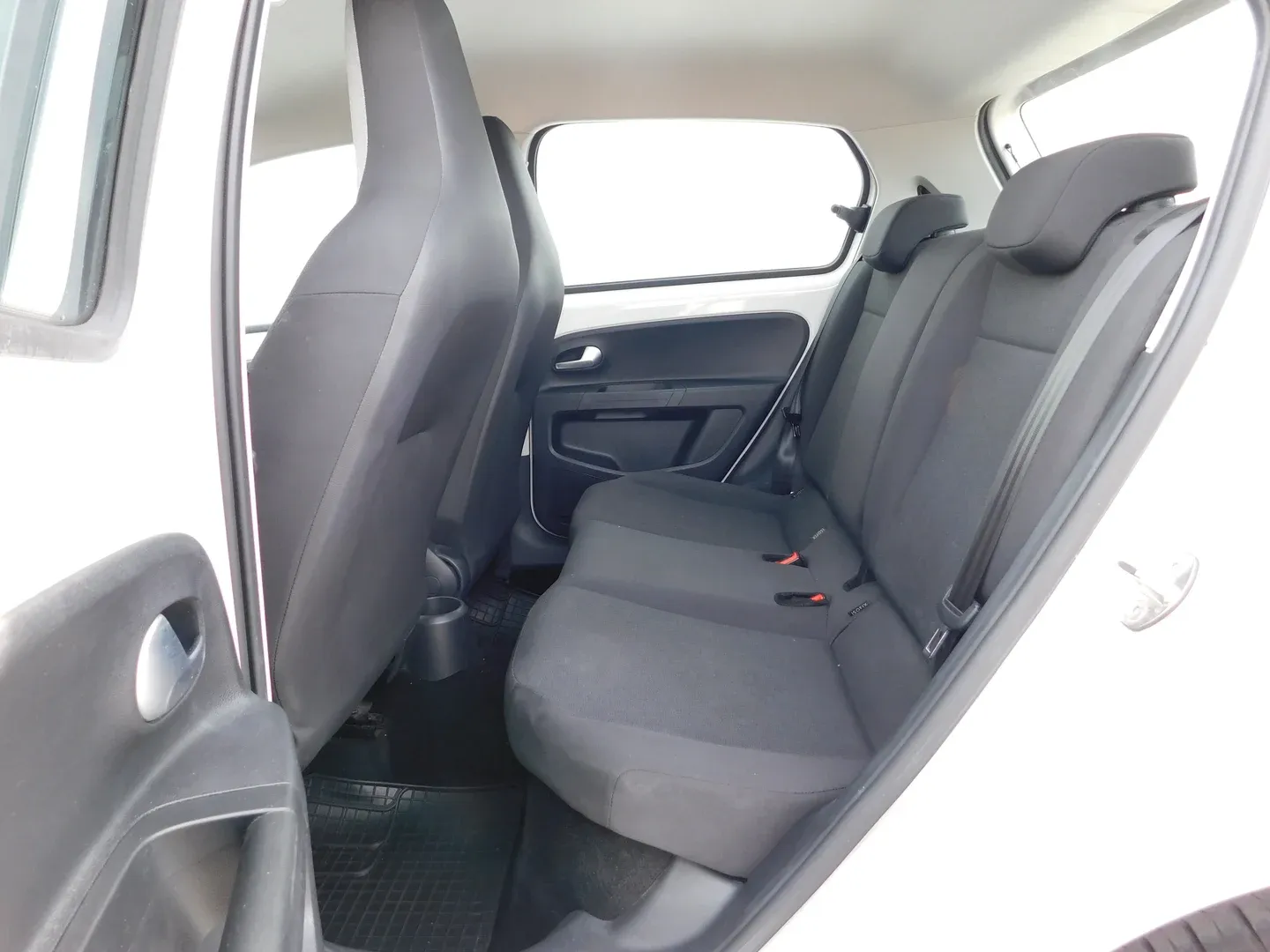 08934 volkswagen up! move up! 1.0 - slika 9