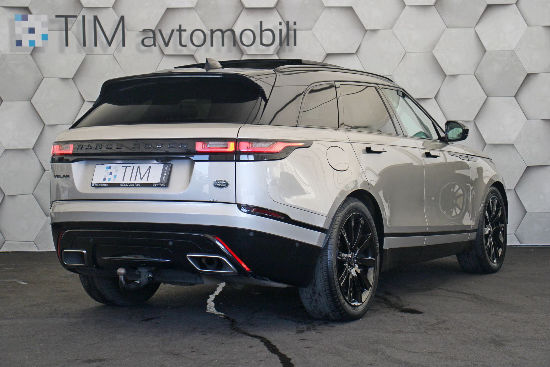 land rover range rover velar r-dynamic se 3.0d 4wd a8 300km pano airma - slika 3